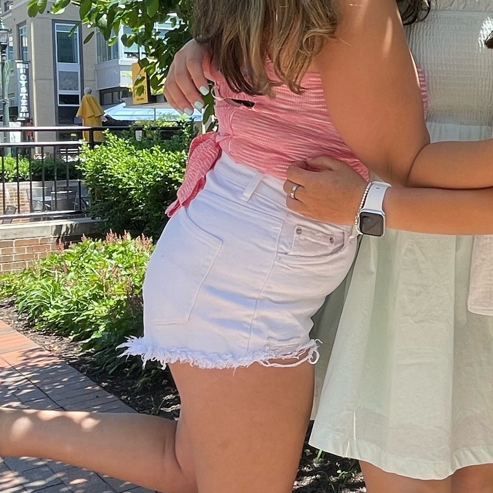 Women’s Zara size 28 Jean shorts!